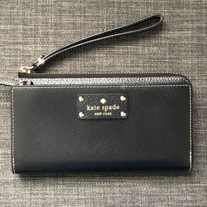 Kate Spade WLRU1779 Wellesley Layton Tech Wristlet